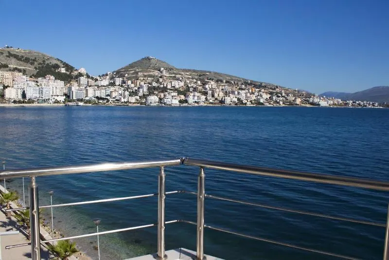 Hotel Titania Sarande 3*,